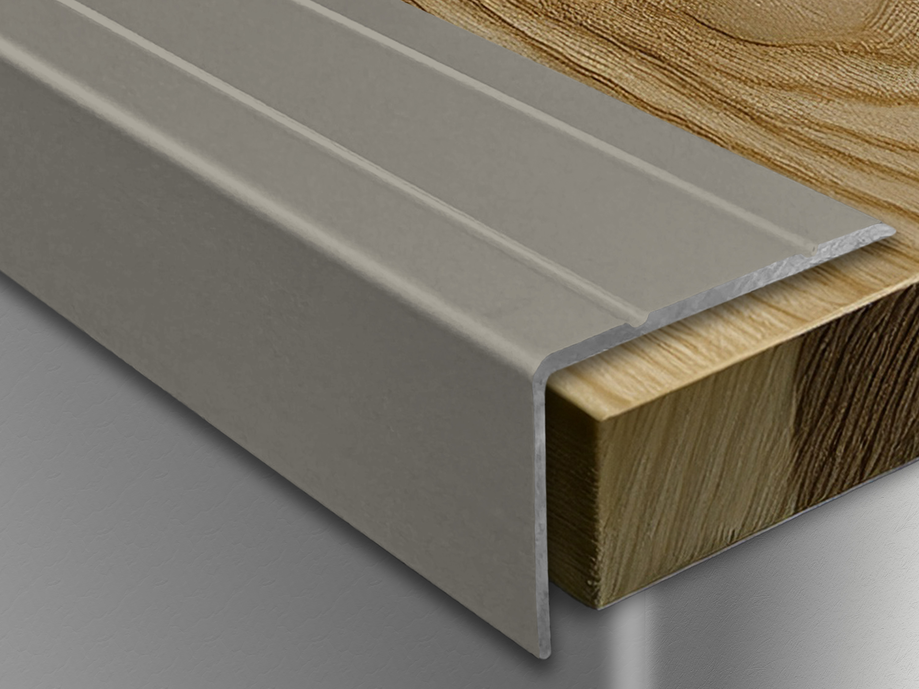 ufitec® Winkelprofil / Treppenkantenprofil - selbstklebend - 30 x 20 mm - Alu eloxiert ufitec® Winkelprofil / Treppenkantenprofil - selbstklebend - 30 x 20 mm - Alu eloxiert