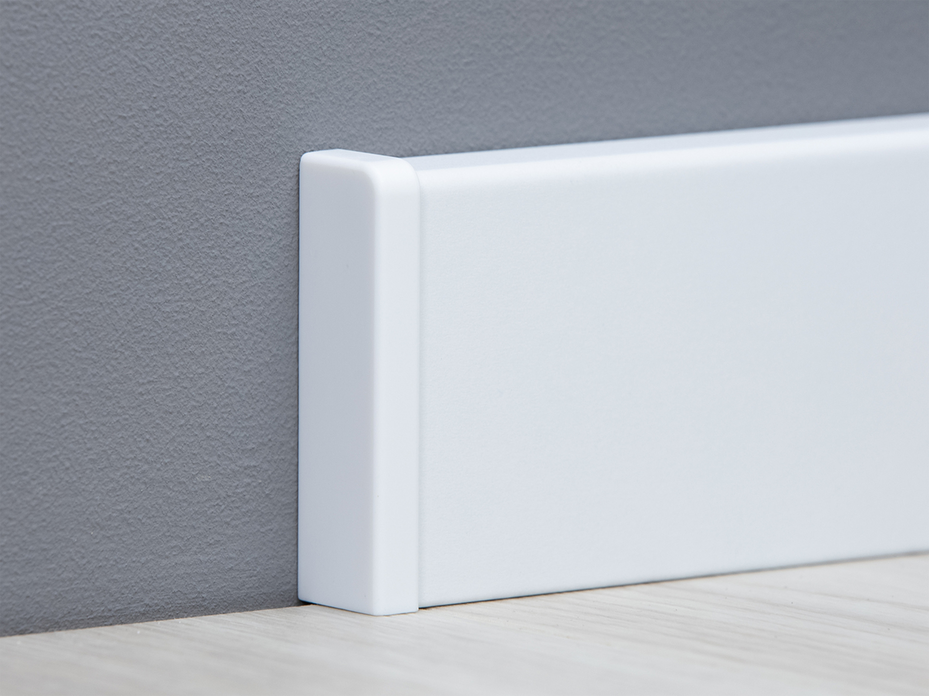 Aussenecke Innenecke Endstück und Verbinder für TRECOR® CUBE Sockelleisten 16 x 58 mm Aussenecke Innenecke Endstück und Verbinder für TRECOR® CUBE Sockelleisten 16 x 58 mm