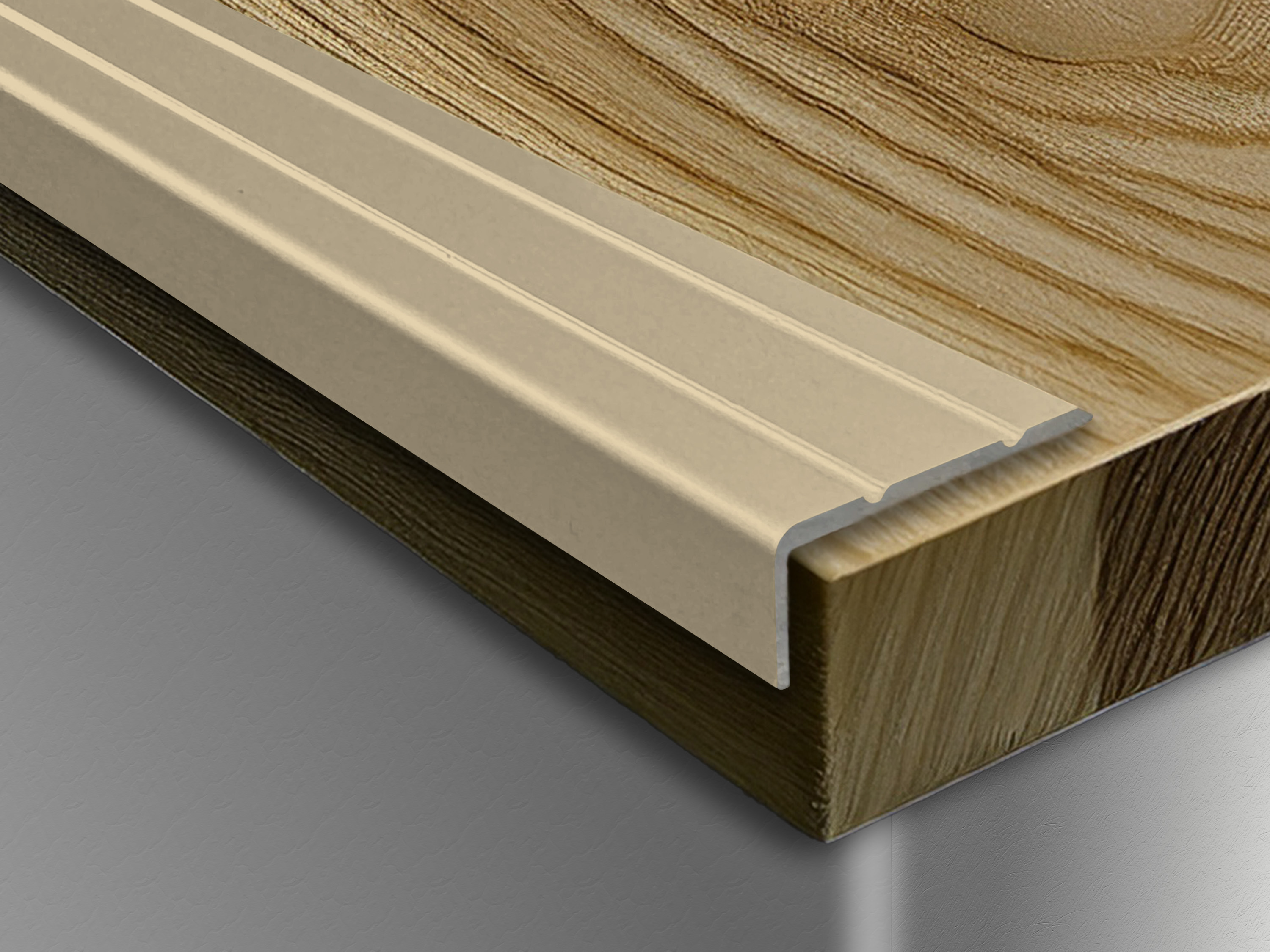 ufitec® Winkelprofil / Treppenkantenprofil - selbstklebend - 24 x 10 mm - Alu eloxiert ufitec® Winkelprofil / Treppenkantenprofil - selbstklebend - 24 x 10 mm - Alu eloxiert