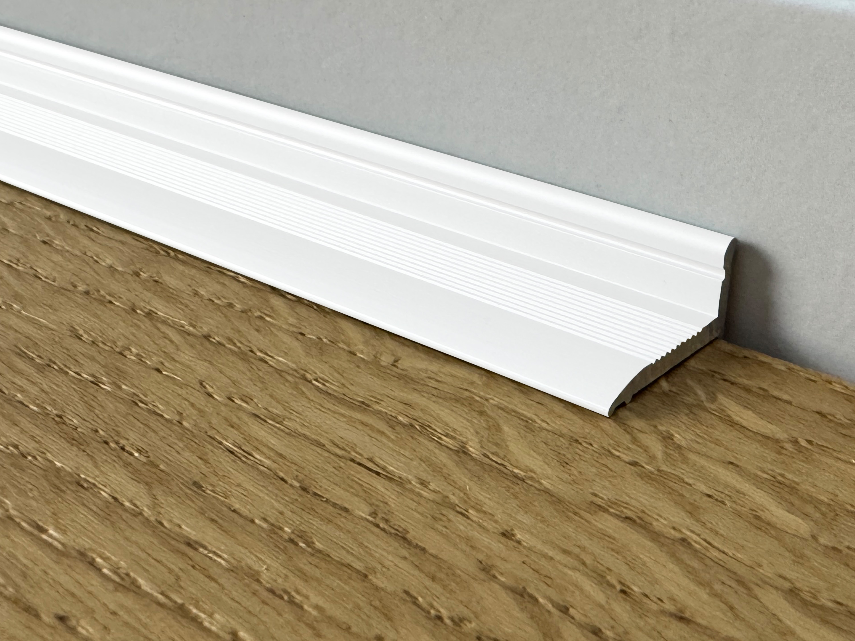 ufitec® Sockelprofil SK für den perfekten Abschluß an Balkon- und Terassentüren, weiß ufitec® Sockelprofil SK für den perfekten Abschluß an Balkon- und Terassentüren, weiß