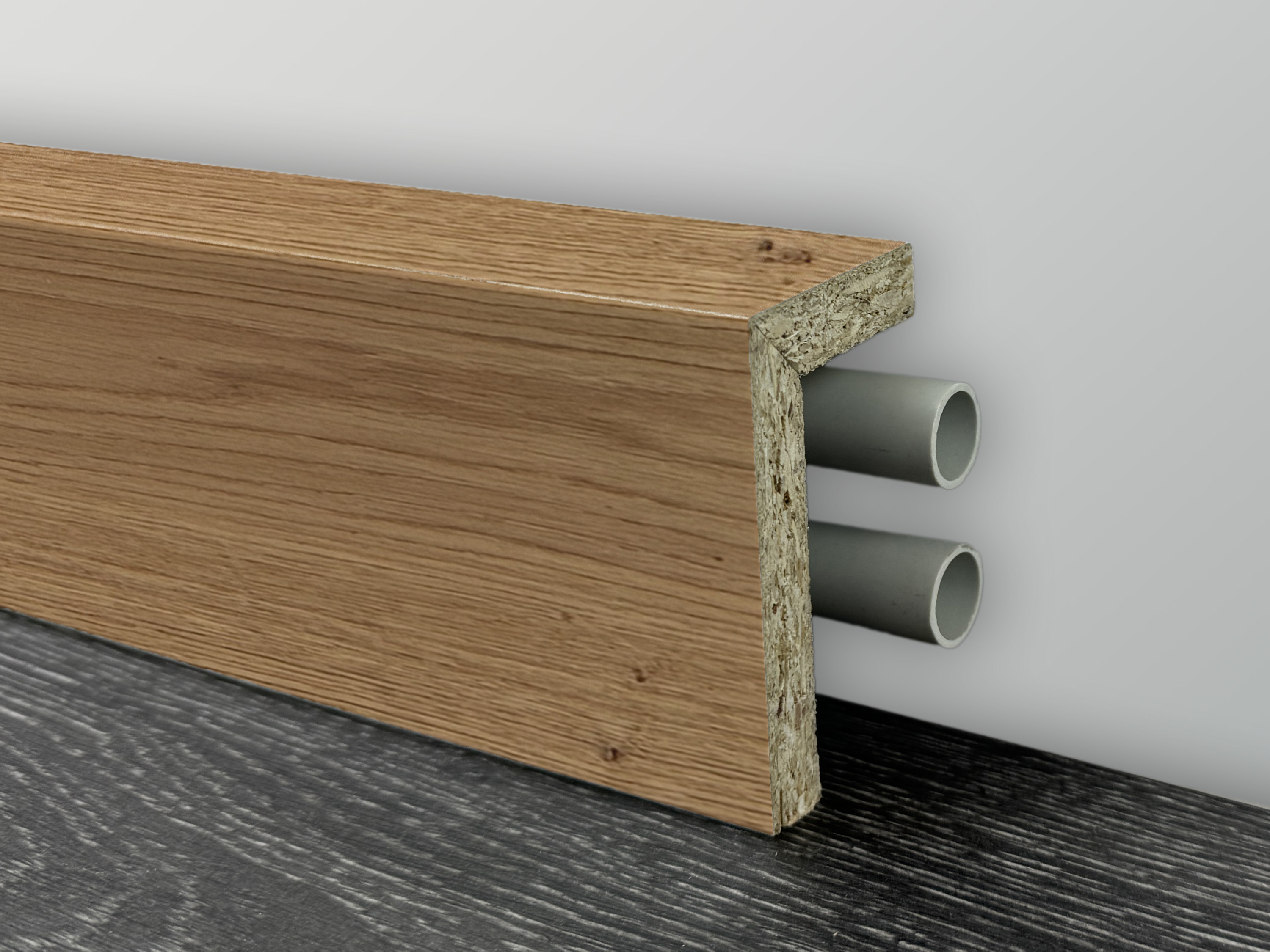 Sockelleiste Abdeckleiste für Heizrohr CUBE, Eiche, 44 x 77 mm Sockelleiste Abdeckleiste für Heizrohr CUBE, Eiche, 44 x 77 mm
