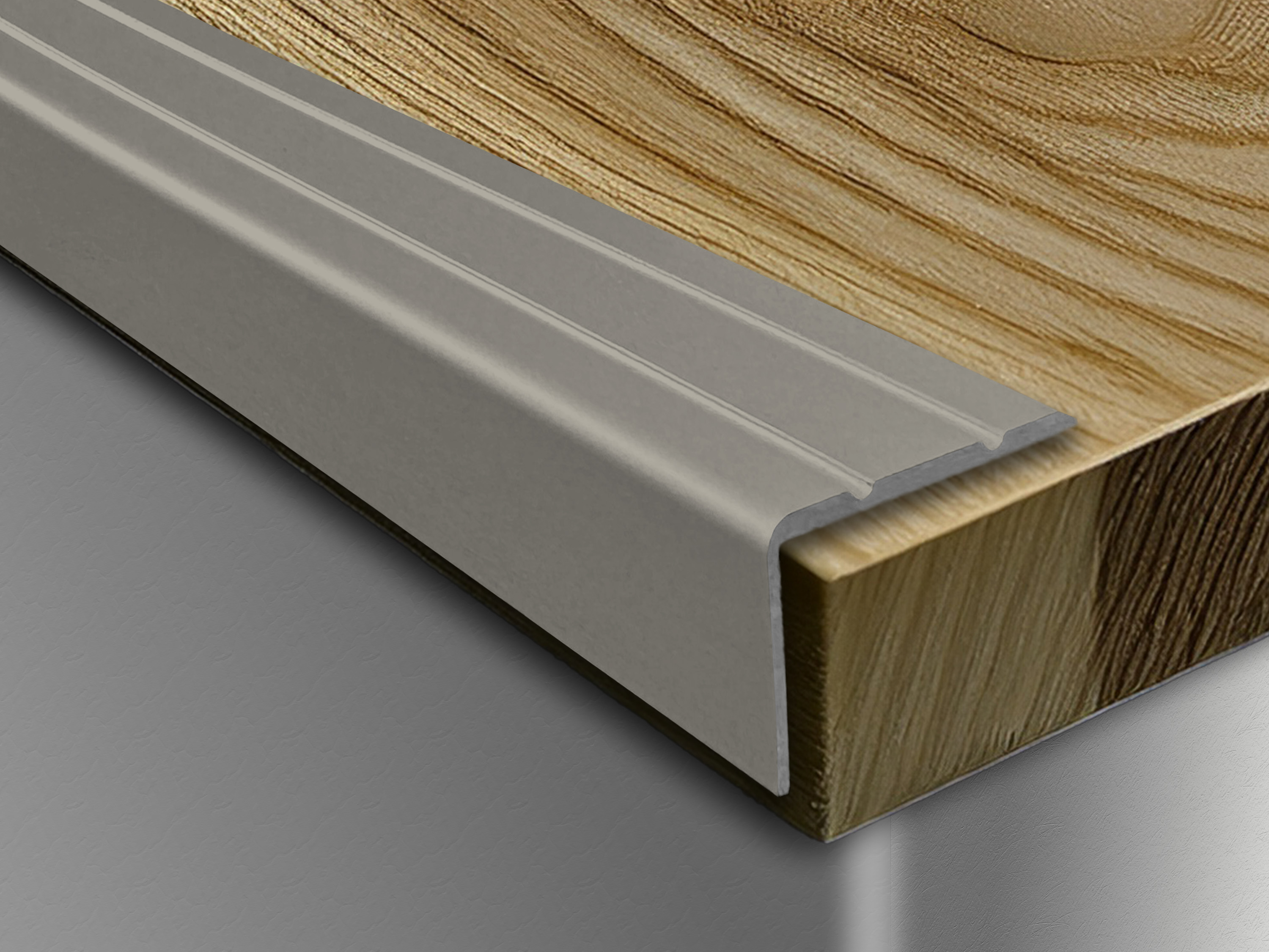 ufitec® Winkelprofil / Treppenkantenprofil - selbstklebend - 24 x 15 mm - Alu eloxiert ufitec® Winkelprofil / Treppenkantenprofil - selbstklebend - 24 x 15 mm - Alu eloxiert