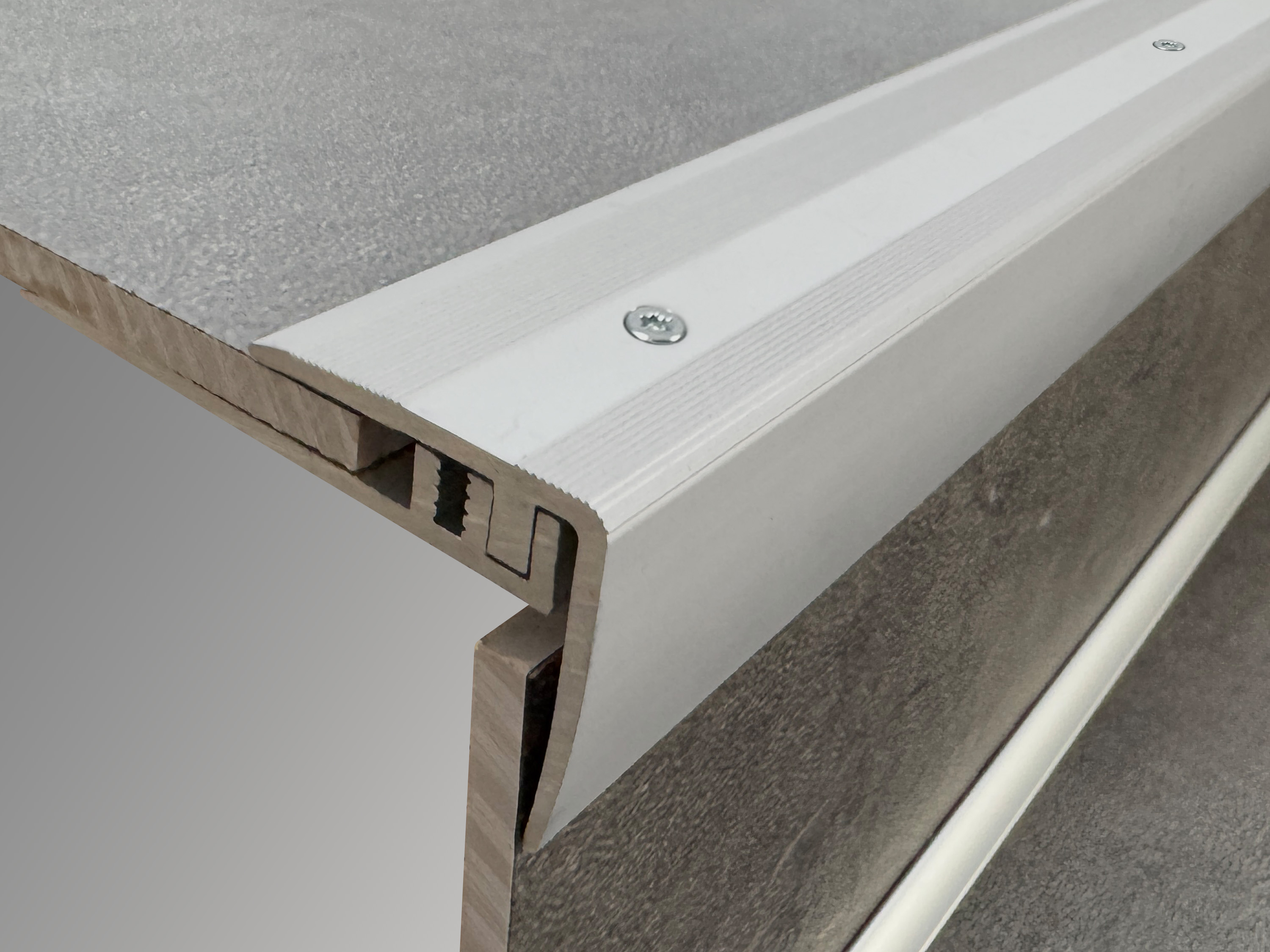 ufitec® Treppenkantenprofil - TPL PROFI smart - Belagshöhen 5-10 - Sichtkante: 28 mm, Nase: 27 mm ufitec® Treppenkantenprofil - TPL PROFI smart - Belagshöhen 5-10 - Sichtkante: 28 mm, Nase: 27 mm